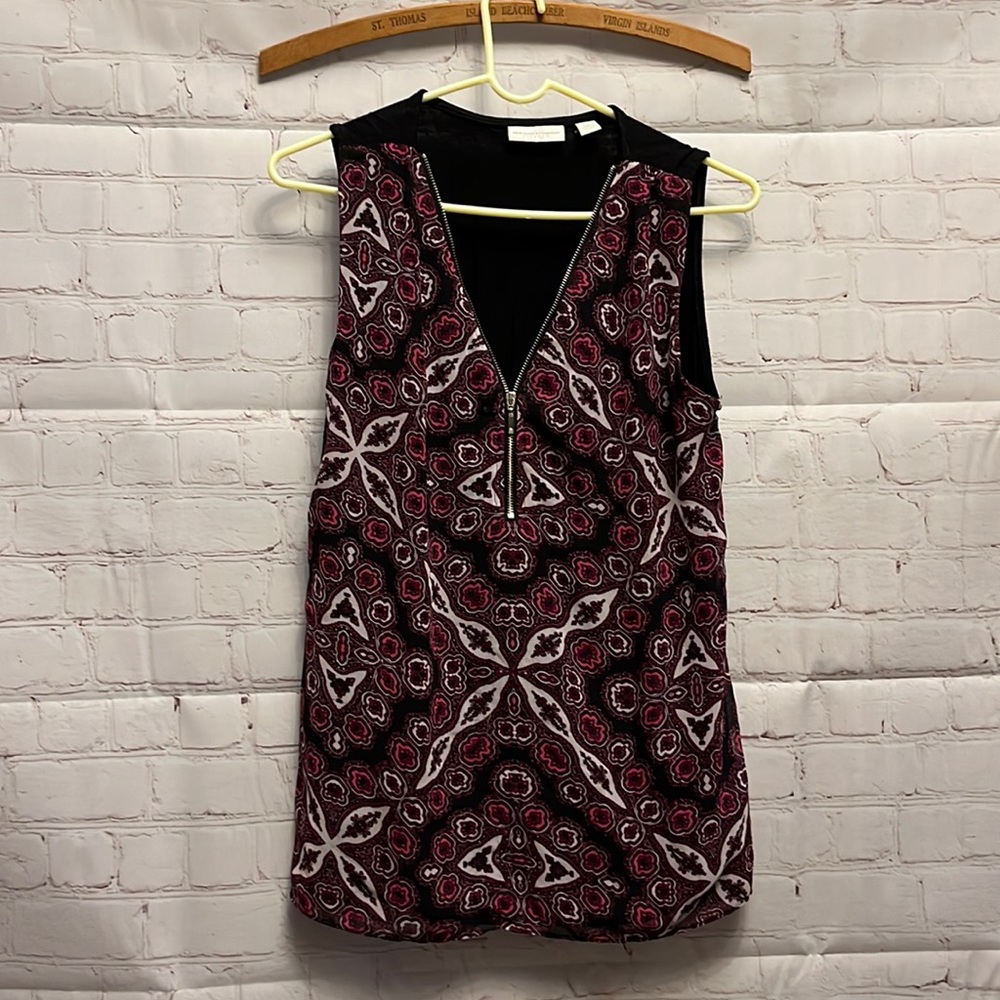 New York & Co Sleeveless Shirt